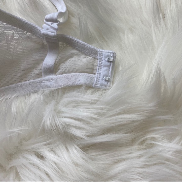 Victoria Secret Very Sexy White Lace Push-up 32DDD - Picture 9 of 11